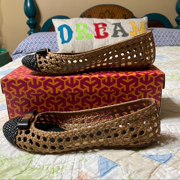 SOLD Tory Burch Carlyle Cap Toe Flat - Picture 4 of 10